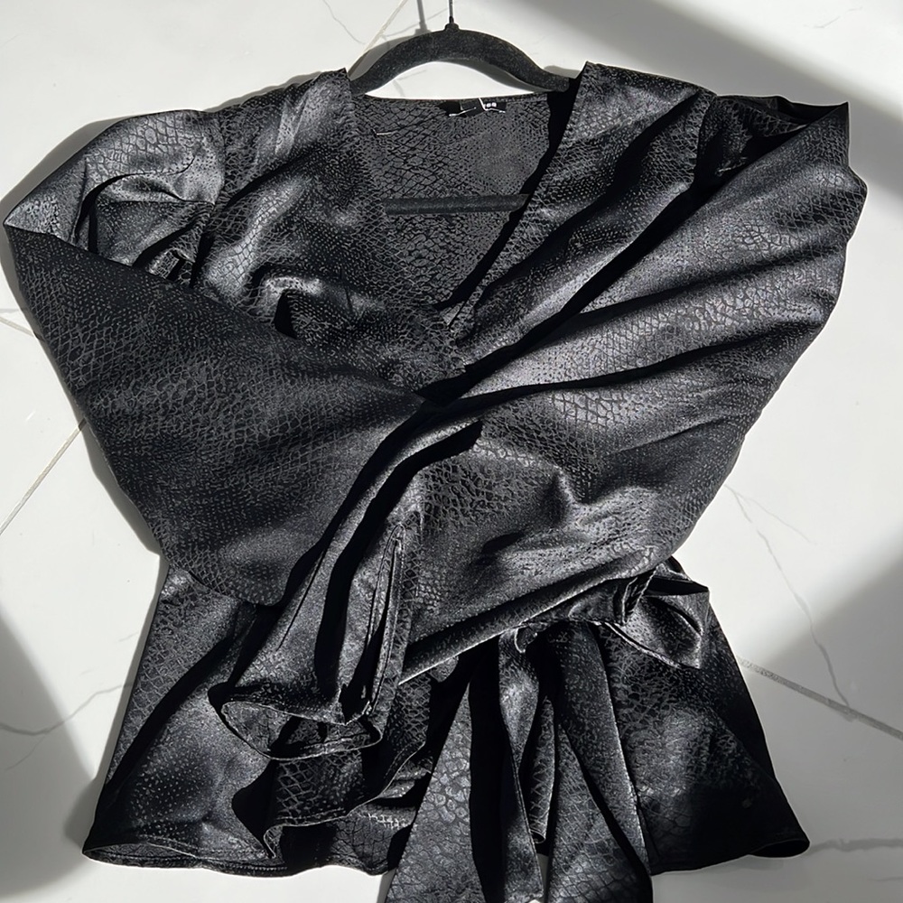 Express top never worn - Picture 3 of 4